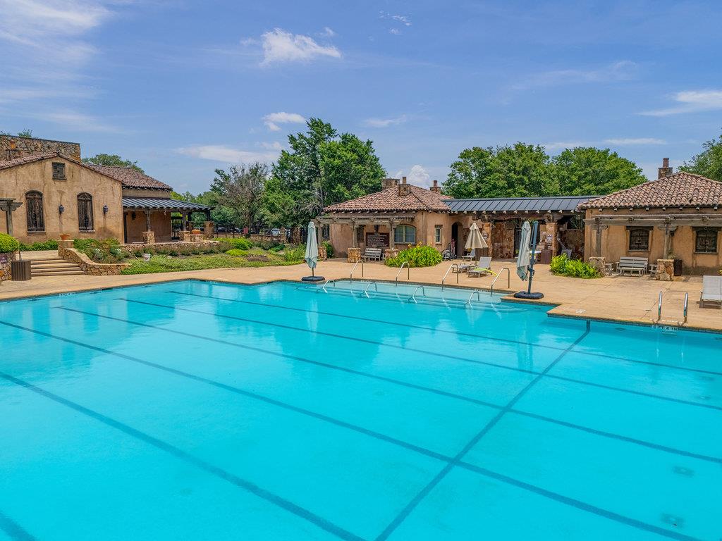 Cimarron Hills pool with clubhouse